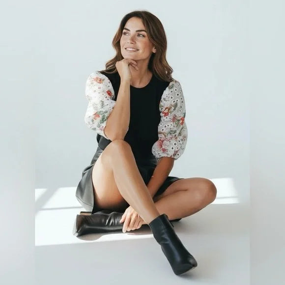 Elegant Black Gracia Top with Puffy Lace Floral Sleeves