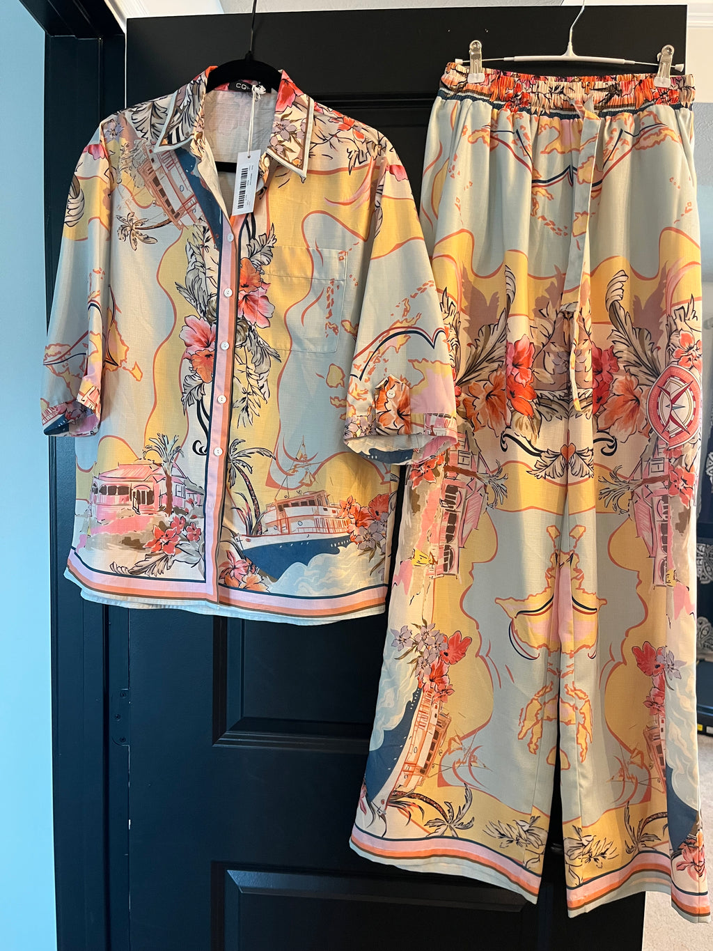 Adorable New 2 piece set size M