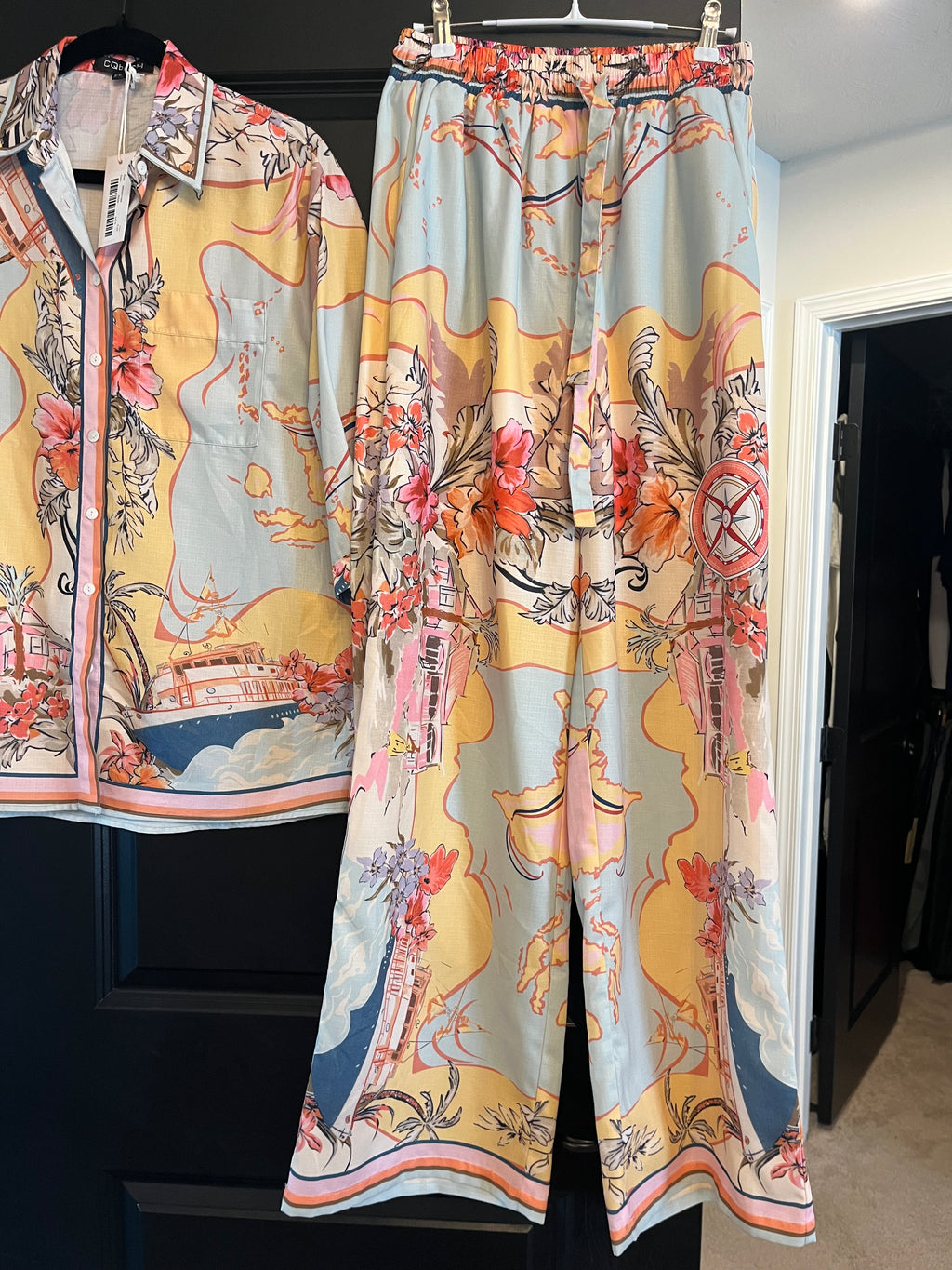 Adorable New 2 piece set size M