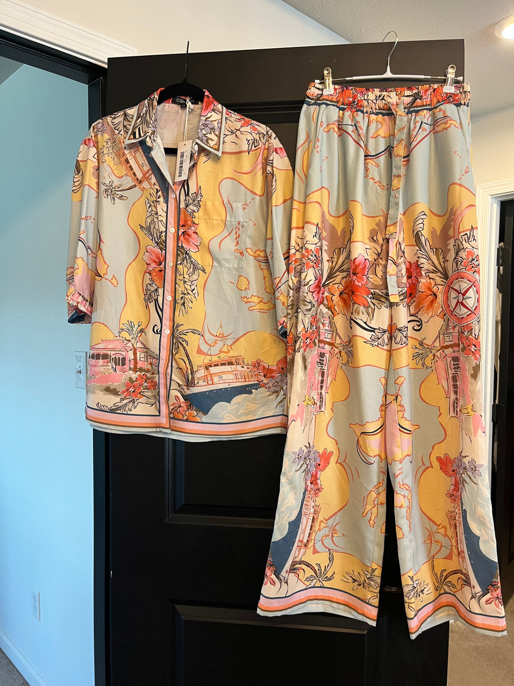 Adorable New 2 piece set size M