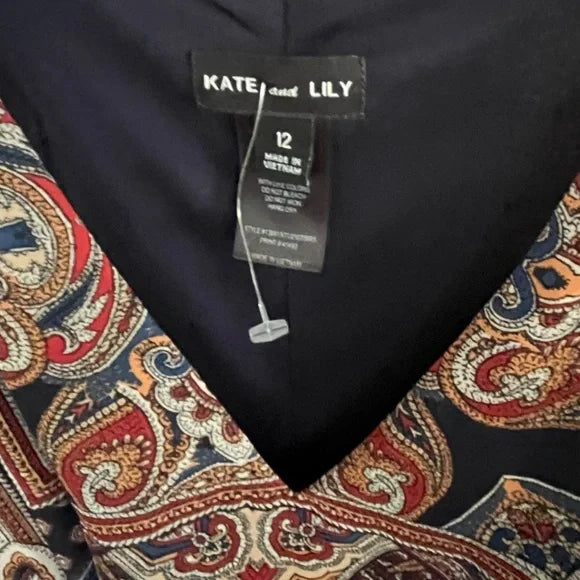 Paisley Print V‑Neck Midi Dress in Navy