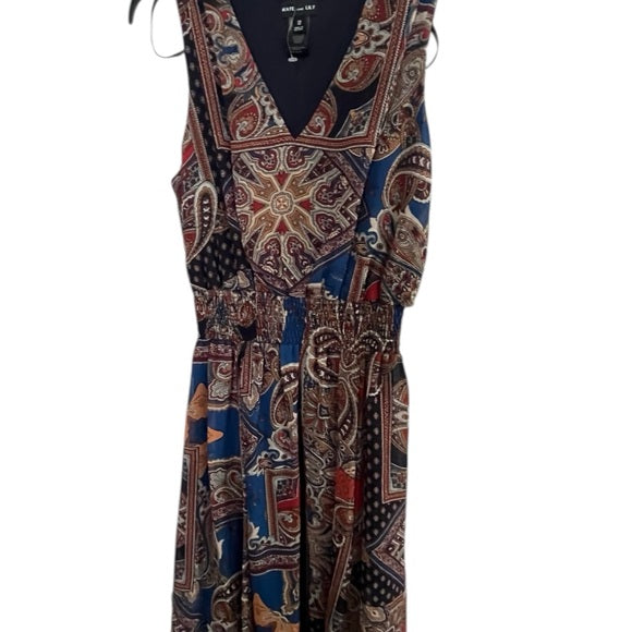 Paisley Print V‑Neck Midi Dress in Navy