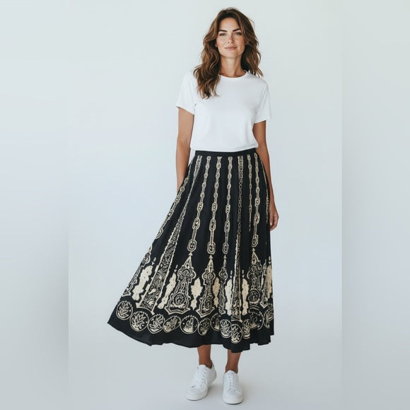 Chic Black and White Patterned A-Line Skirt