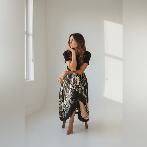 Chic Black and White Patterned A-Line Skirt