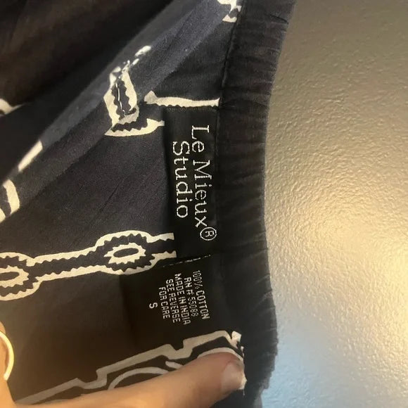 Chic Black and White Patterned A-Line Skirt